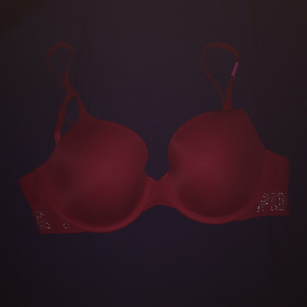 NWT PINK VS T-shirt bra